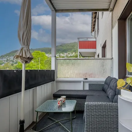 Roomsly - Free Parking In Peaceful Area * 卑爾根