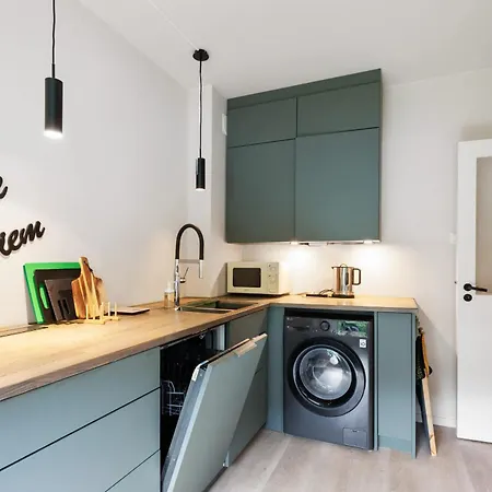 Roomsly - Free Parking In Peaceful Area * 卑爾根