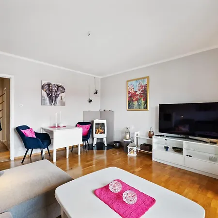 Roomsly - Free Parking In Peaceful Area Appartement *