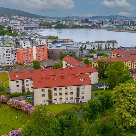 Roomsly - Free Parking In Peaceful Area * 卑爾根